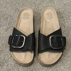 True Craft Slides Sandals